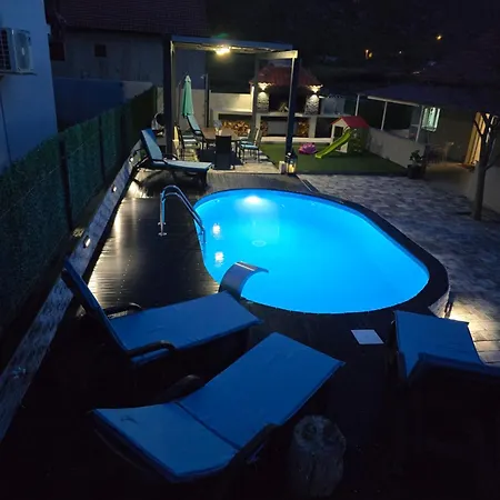 Grey House With Heated Pool Holiday home *