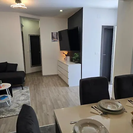 Grey House With Heated Pool Drnis *