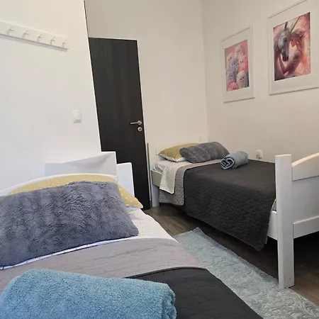 Dom wakacyjny Grey House With Heated Pool Drnis