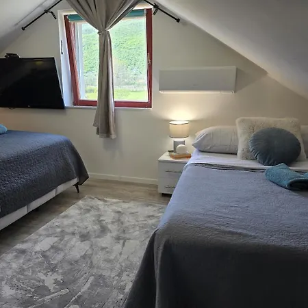 Grey House With Heated Pool Kricke