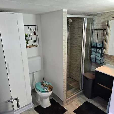 Dom wakacyjny Grey House With Heated Pool Drnis *