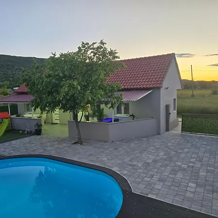 Grey House With Heated Pool Holiday home *