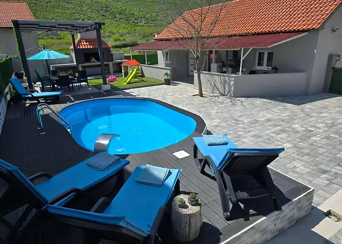 Grey House With Heated Pool Drnis * Kricke