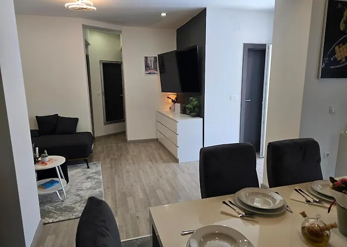 Grey House With Heated Pool Drnis *