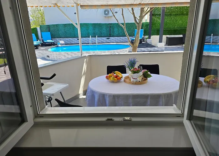 Holiday home Grey House With Heated Pool Drnis Kricke